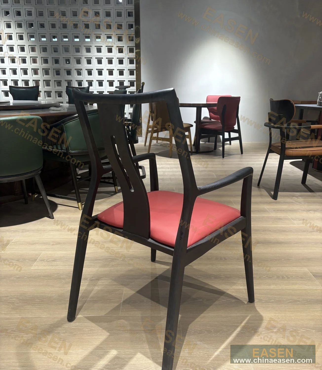 YS-P137 — Real-Photo Dining Chair 67